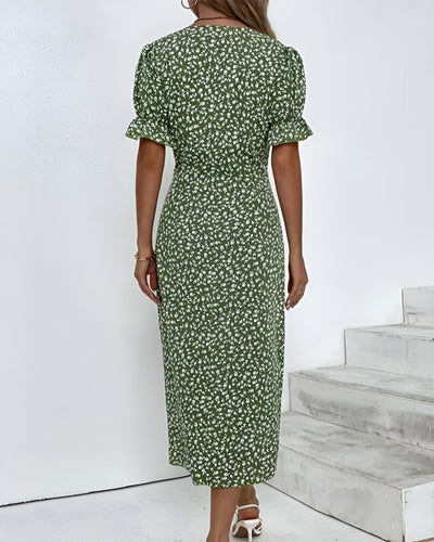 Odile™ | A floral pattern that moves with you