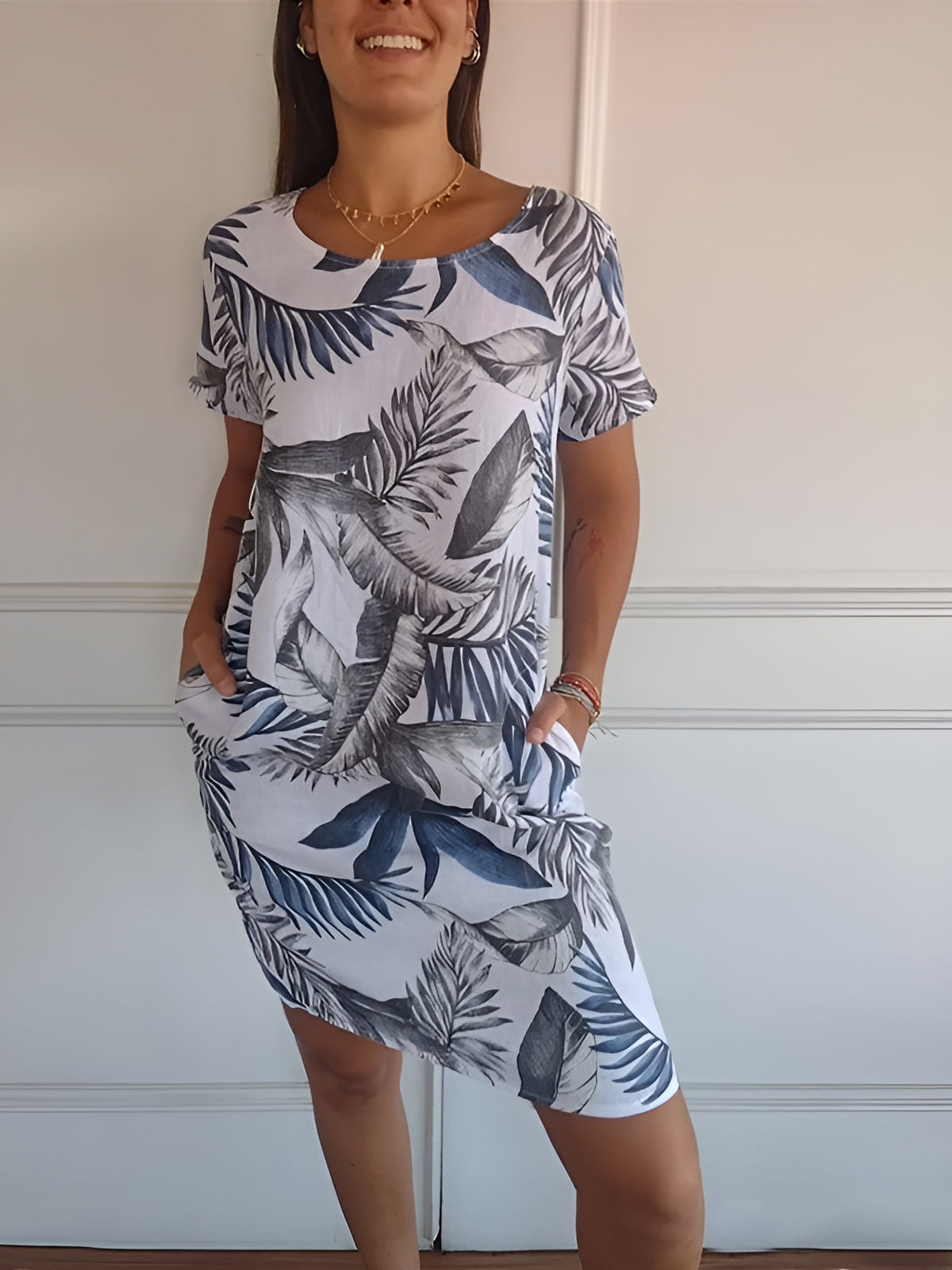 Isla™ | Comfortable Dress with Round Neckline