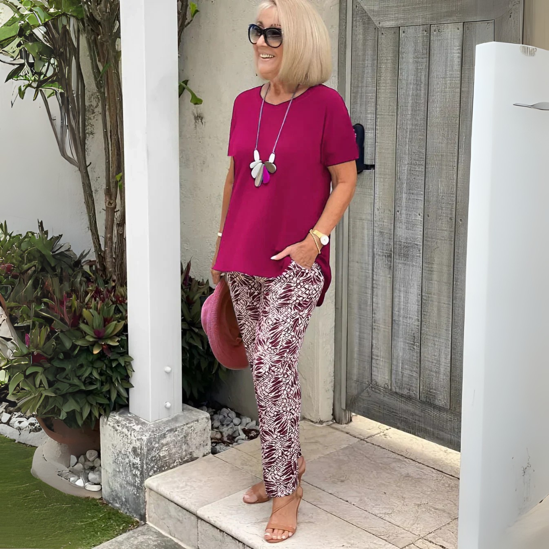 Elegant two-piece set with a beautifully designed cut