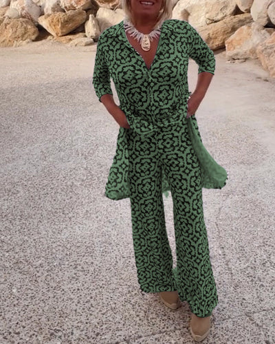 Amalia™ | Vintage Printed Two-Piece Set with Lapels and Buttons