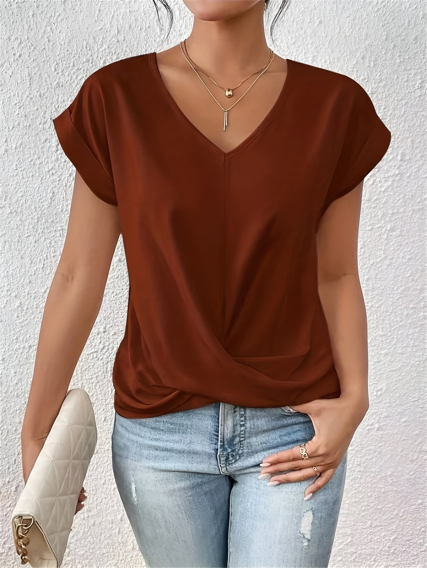 Joline™ | Heart Neck T-shirt