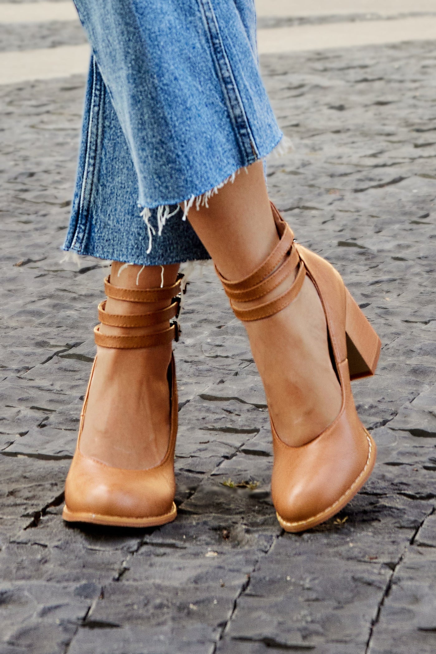 Casilda | Flat sandals with ankle strap and chunky heel