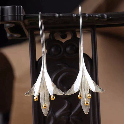 Tyra™ | Silver Earrings with Flower