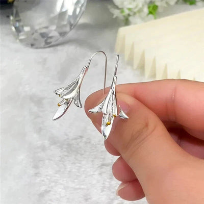 Tyra™ | Silver Earrings with Flower
