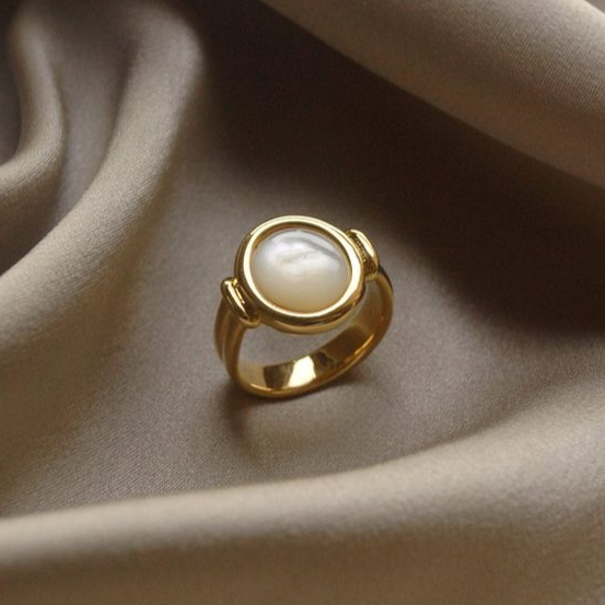 Lovisa™ | Elegant ring with solid pearl